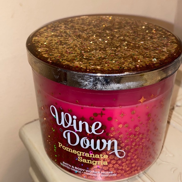 ⭐️ RARE/HTF BBW Wine Down Pomegranate Sangria Candle - Picture 1 of 2